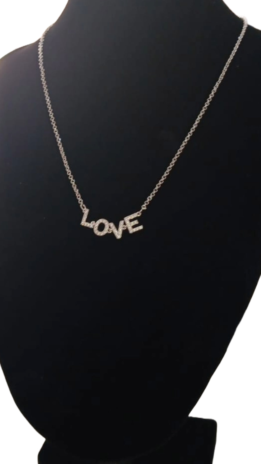 Collana in acciaio con pendente a scritta love in strass