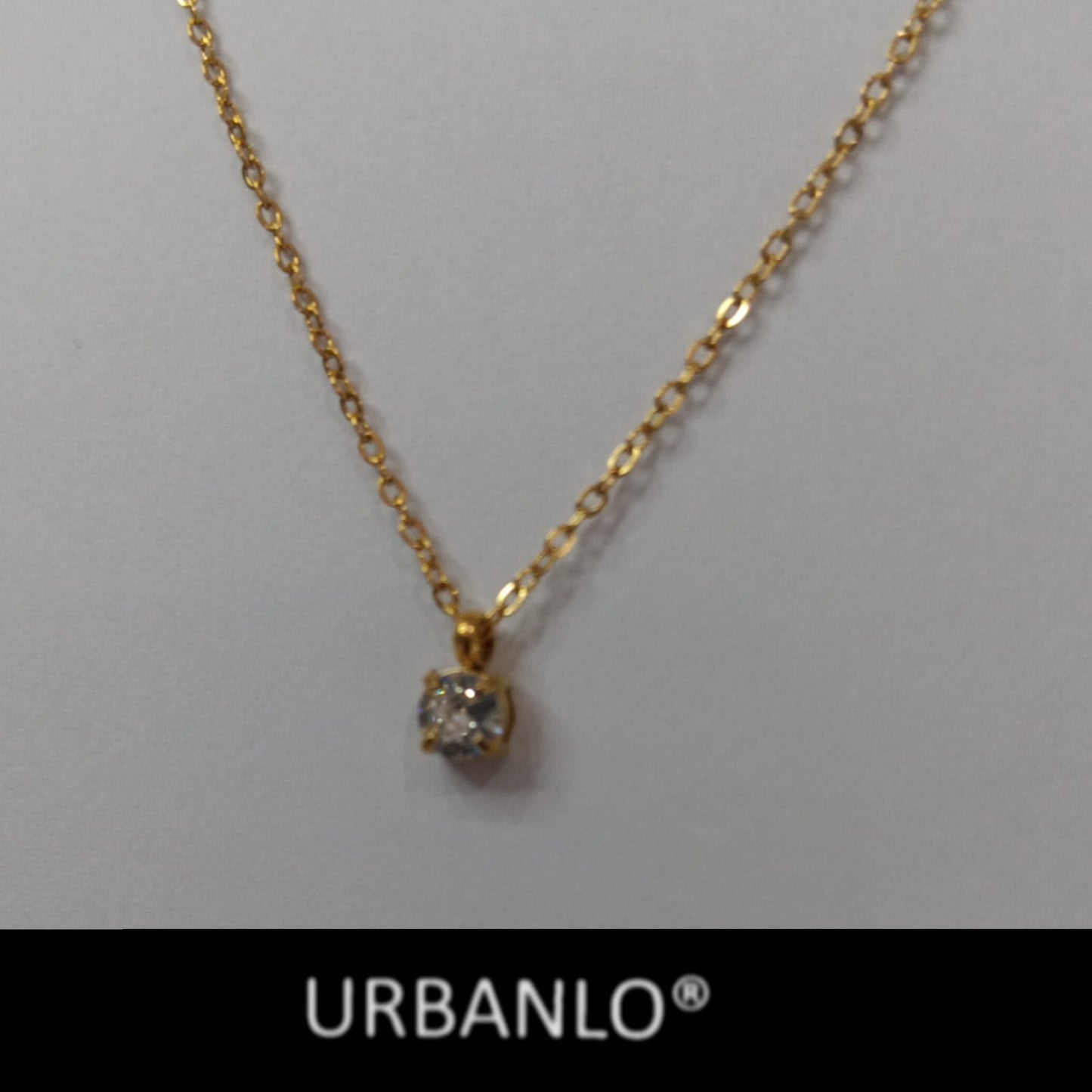 Collana in Acciaio con pendente di strass incastonato
