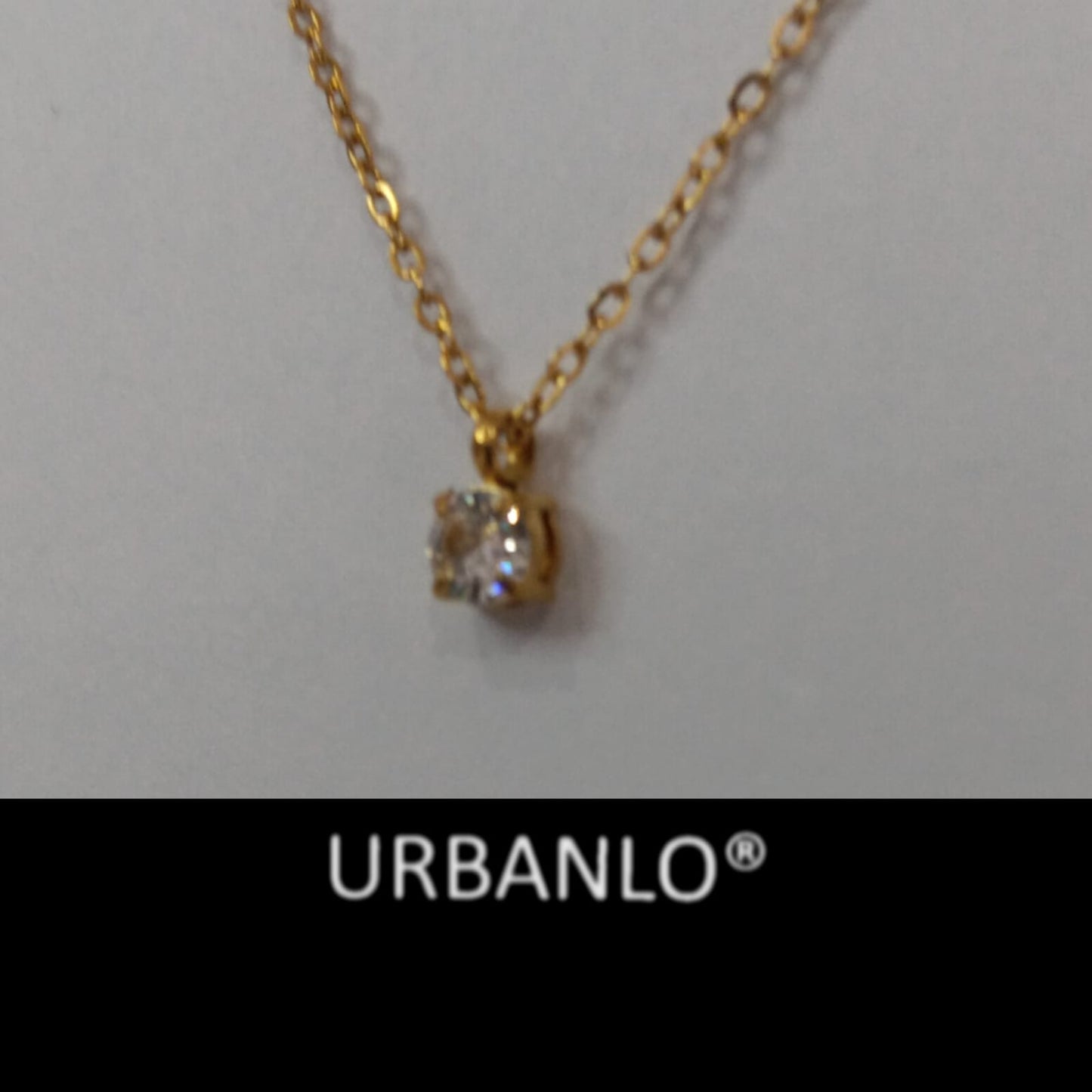 Collana in Acciaio con pendente di strass incastonato